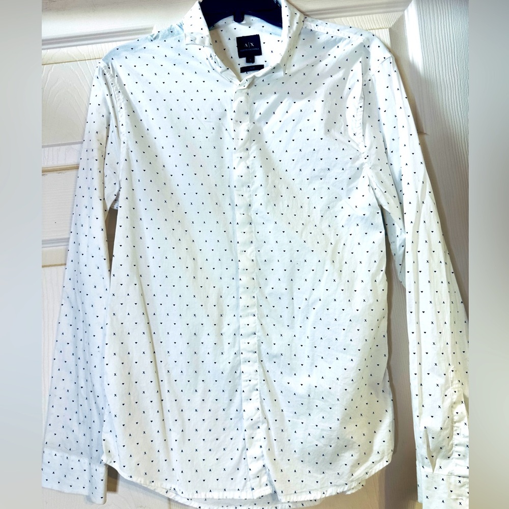 EUC Armani Exchange White Casual Button Down Shirt with Geometric‎ Design Size S